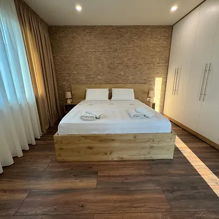 Lazaj Kompleks wypoczynkowy *